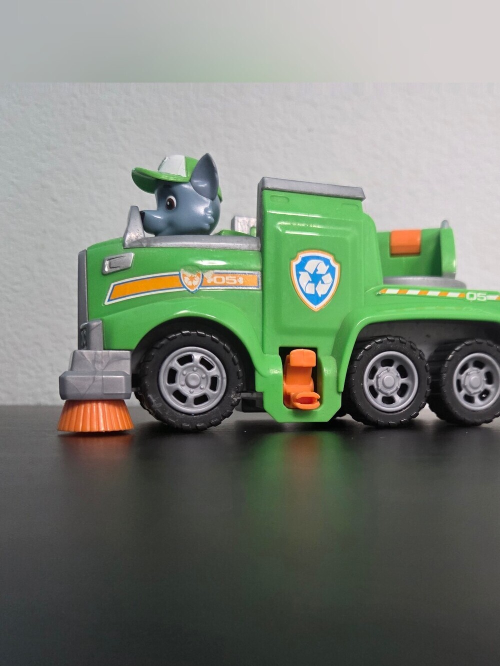 Paw Patrol Ultimate Rescue Rocky Green Recycling Truck with Orange Accents